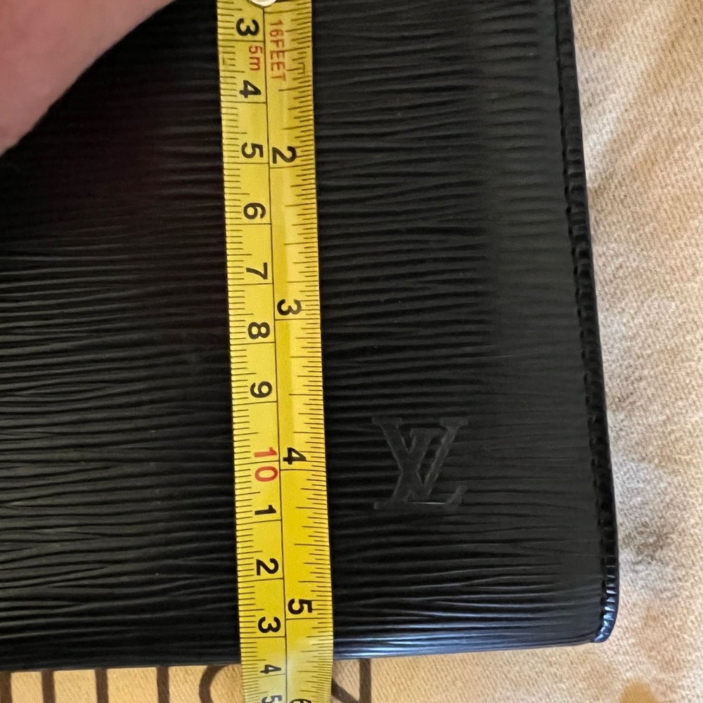 Louis Vuitton Epi Pochette - Picture 10 of 13